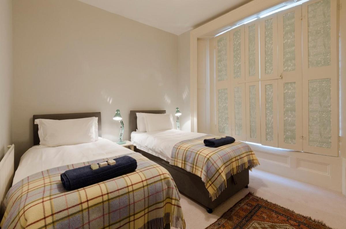 런던 Notting Hill Charm -Sleeps 5 - Urban Retreat 아파트 외부 사진