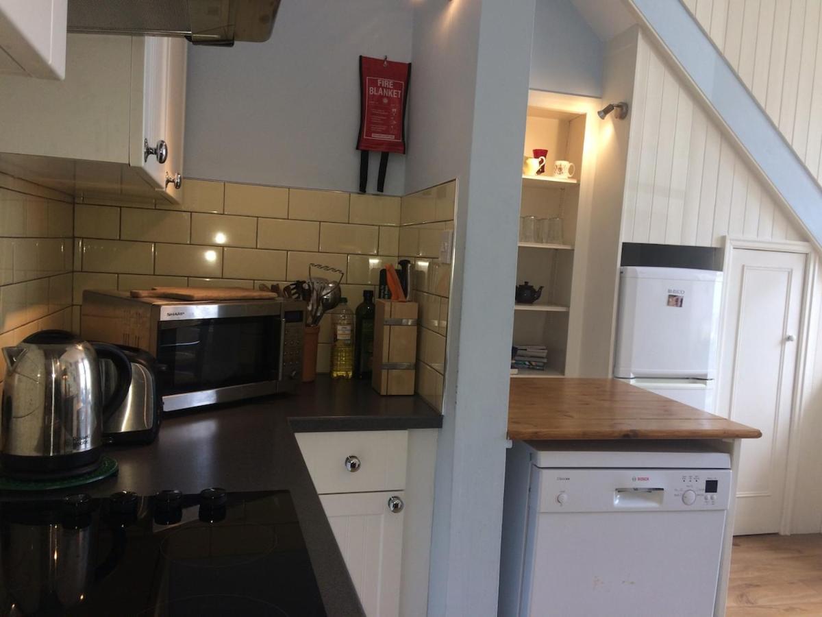 런던 Notting Hill Charm -Sleeps 5 - Urban Retreat 아파트 외부 사진